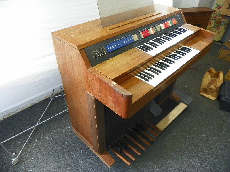 lot 3 image: Gaulbransen Columbia 110 Organ
