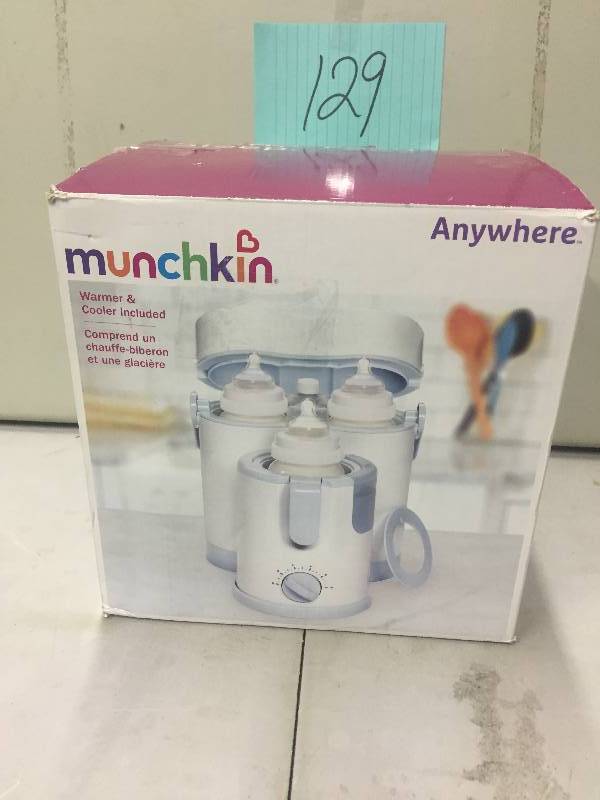 Munchkin Warmer and cooler included