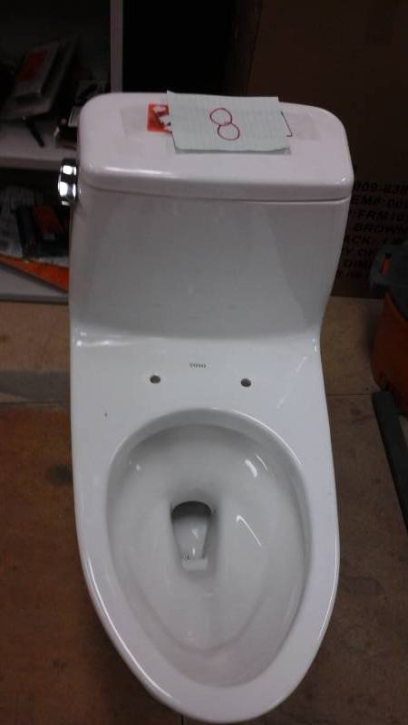 Enlongated one piece Toilet