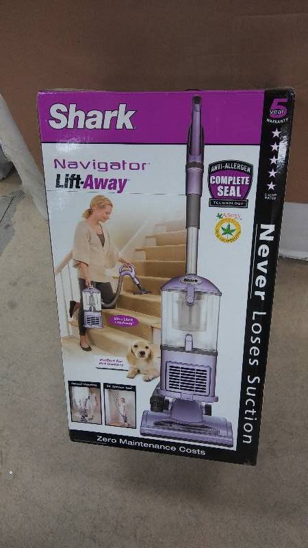 Shark Navigator Lift Away new