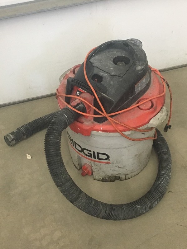 lot 14 image: Ridgid 5Hp WetDry Vac