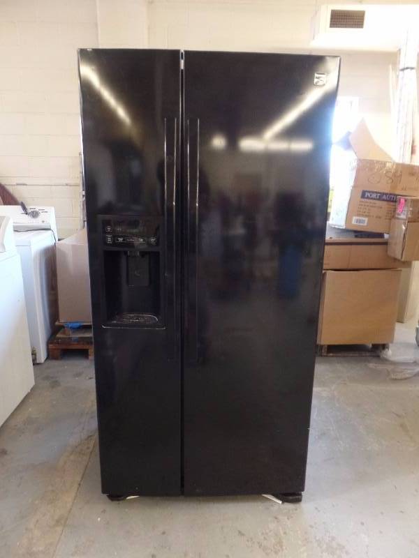 lot 201 image: Side by Side Refrigerator Freezer