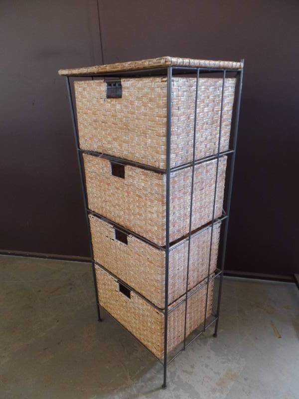 lot 213 image: Decorative Storage