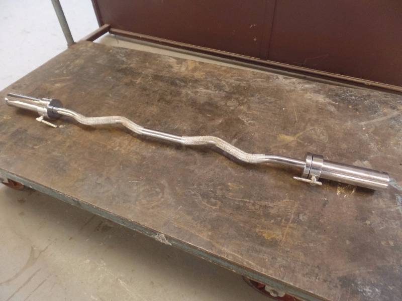 lot 223 image: Olympic Style Curl Bar