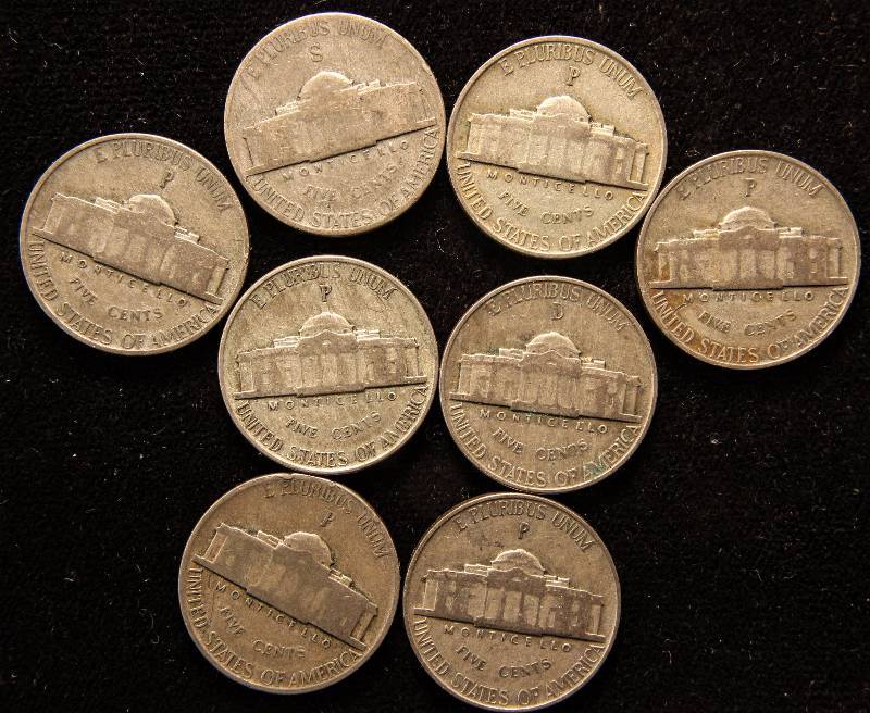 lot 04 image: GROUP OF 8 SILVER WWII WARTIME JEFFERSON NICKELS