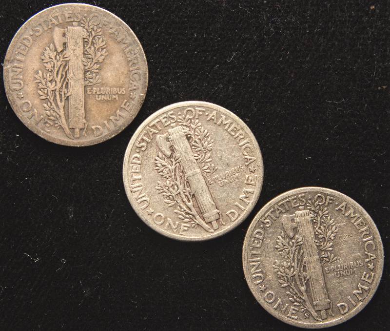 lot 61 image: GROUP OF 3 SILVER MERCURY DIMES 1920P, 1942P & 1944S