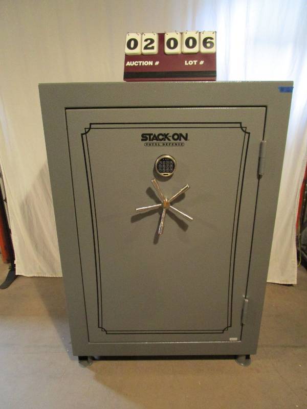 Total Defense 69 Gun Electronic Safe Like New Showroom Gun Safes