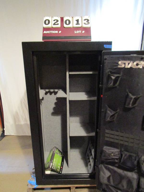 lot 13 image: Elite Executive 30 Gun Electronic Safe