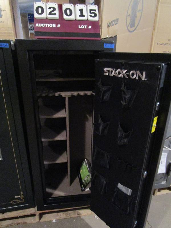 lot 15 image: Armorguard 24 Gun Electronic Safe