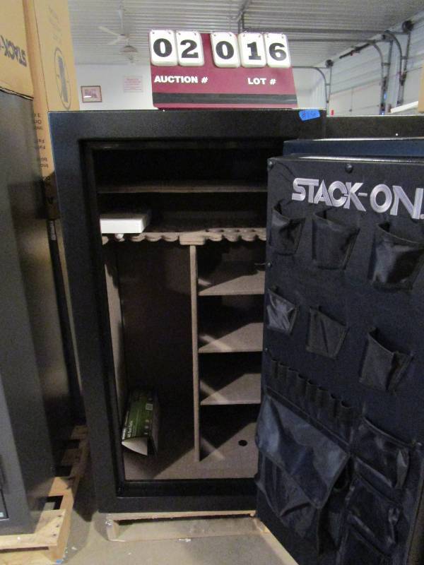 lot 16 image: Armorguard 40 Gun Electronic Safe