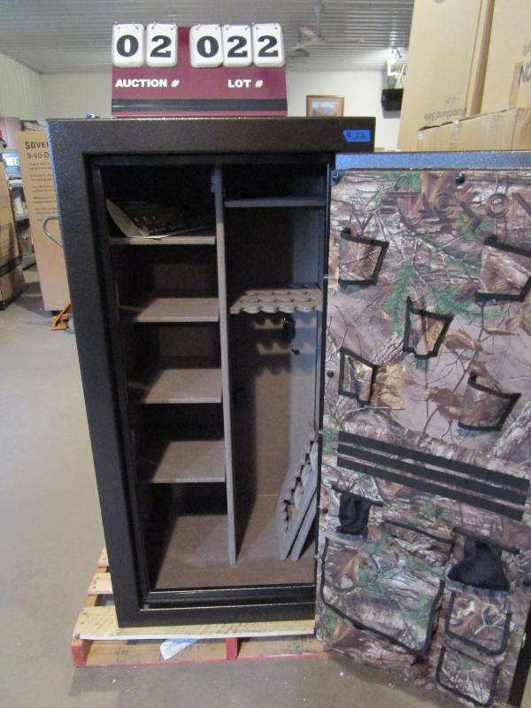 lot 22 image: Woodland 40 Gun Electronic Safe