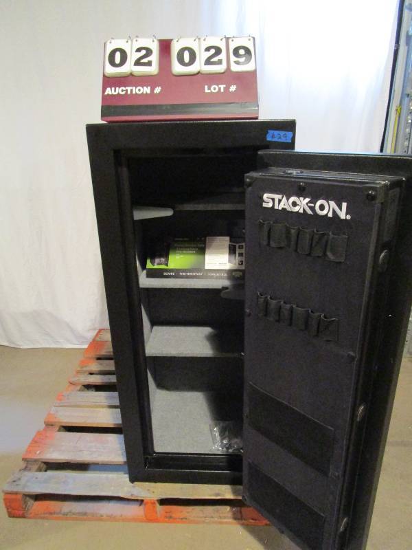 lot 29 image: Shooters Safe ARPistol Electronic