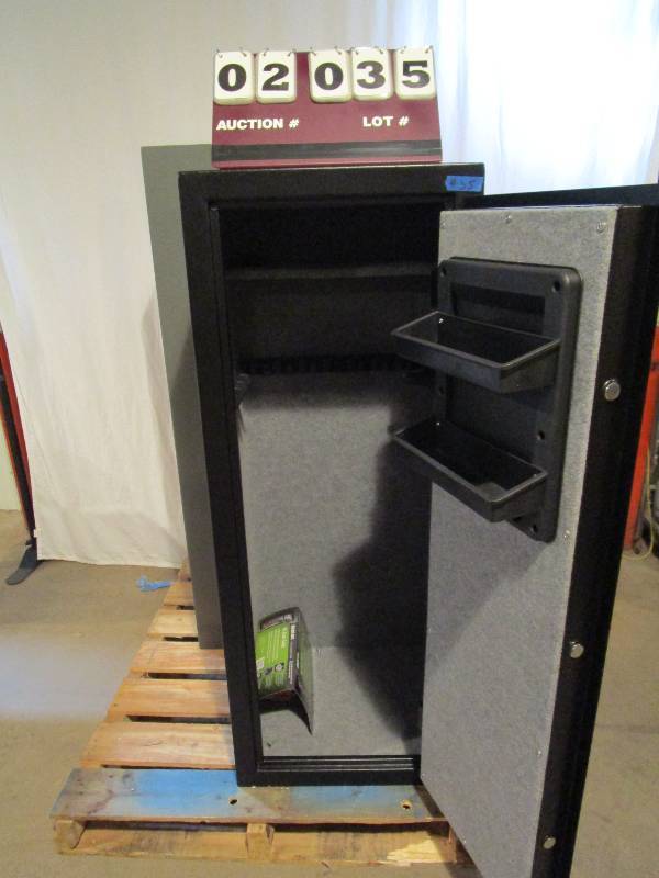 lot 35 image: Steel Security 16 Gun Electronic Safe