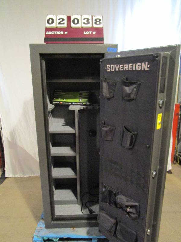 lot 38 image: Sovereign 22 Gun Electronic Safe