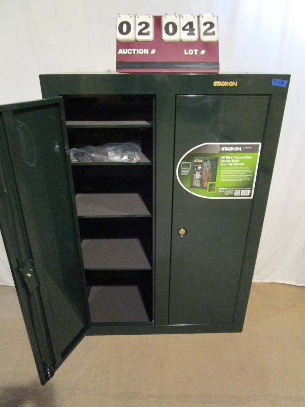 lot 42 image: 16 OR 31 Gun Steel Security Cabinet