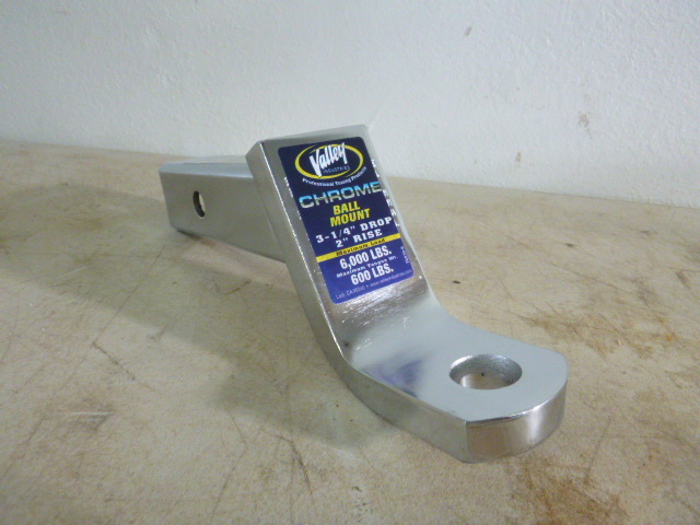 lot 7 image: Valley Chrome 2 Ball Mount Hitch