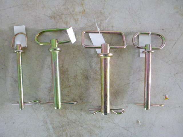 lot 23 image: 4 Hitch Pins