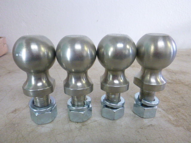 lot 24 image: 4 Balls
