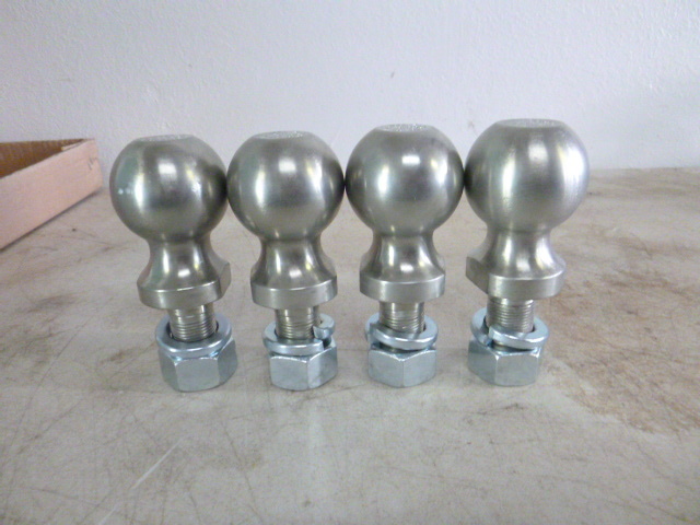 lot 25 image: 4 Balls