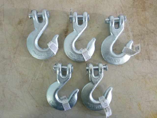 lot 26 image: 5 Clevis Slip Hooks
