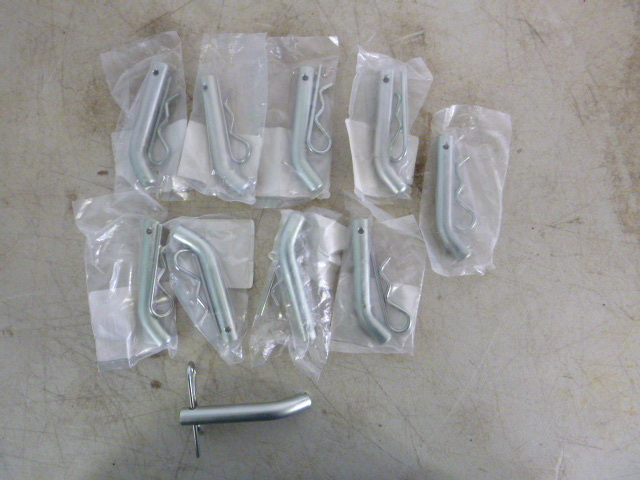 lot 43 image: 10 Hitch Pins
