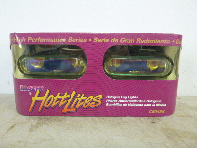 lot 65 image: Blazer Hott Lites Halogen Fog Lights