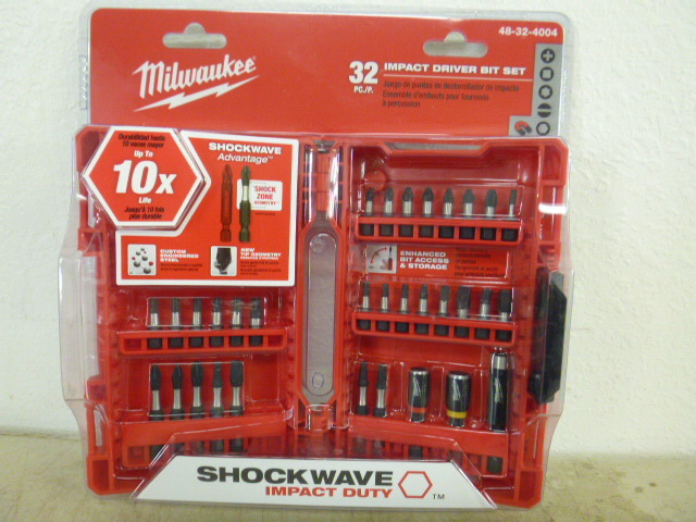 lot 76 image: Milwaukee Shockwave Impact Duty 32 Piece Impact Driver Bit Set