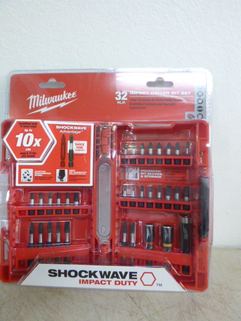 lot 77 image: Milwaukee Shockwave Impact Duty 32 Piece Impact Driver Bit Set
