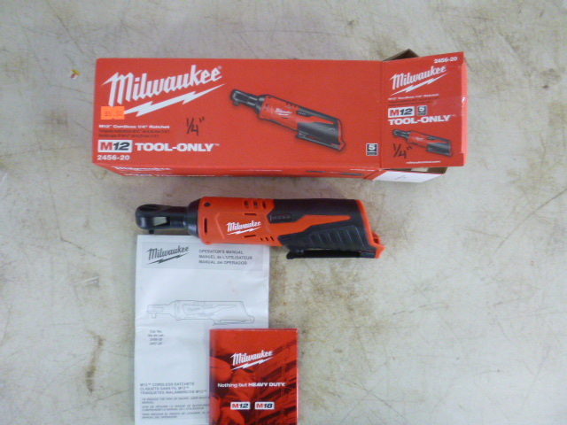 lot 81 image: Milwaukee M12 Cordless 14 Ratchet Tool