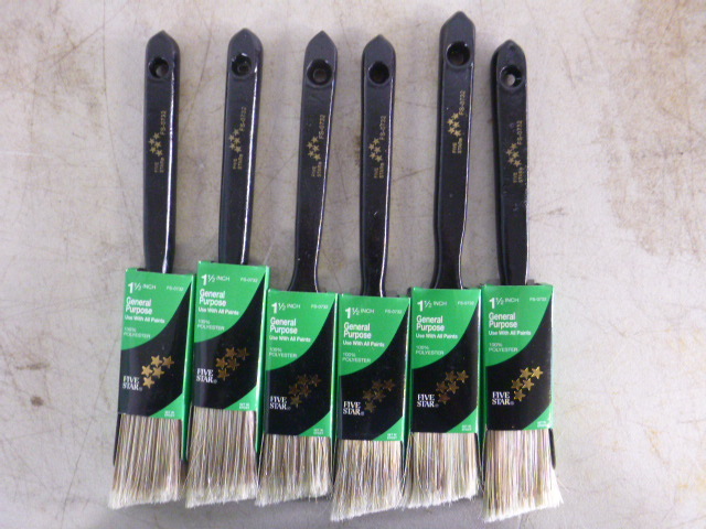 lot 128 image: 6 Five Star Paint Brushes