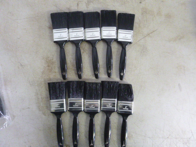 lot 149 image: 10 Paint Brushes