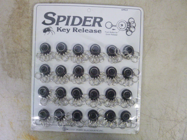 lot 195 image: 24 Spider Key Release Key Rings