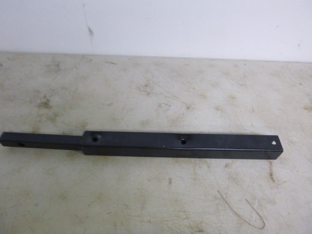 lot 228 image: 1 Receiver Hitch Extension
