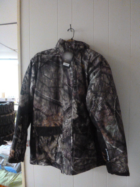 lot 239 image: Yukon Gear Mossy Oak Jacket