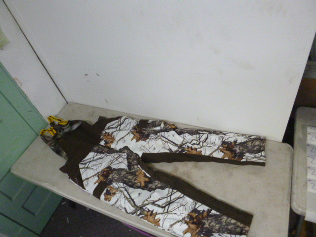 lot 242 image: Yukon Gear Mossy Oak Reversible Insulated Bibs