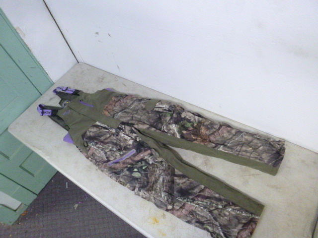lot 244 image: Yukon Gear Insulated Bibs