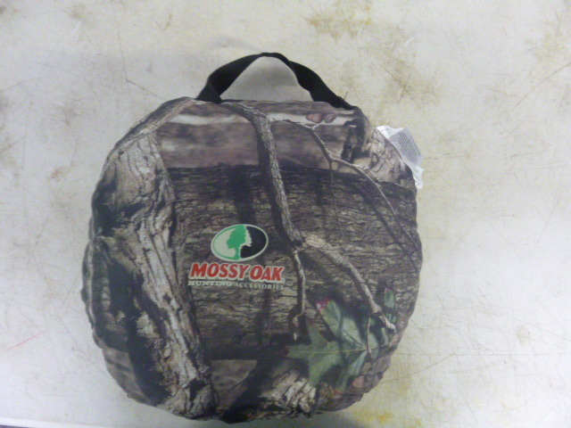 lot 250 image: Mossy Oak Cushion