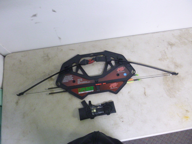lot 255 image: PSE Archery Explore Recurve Bow