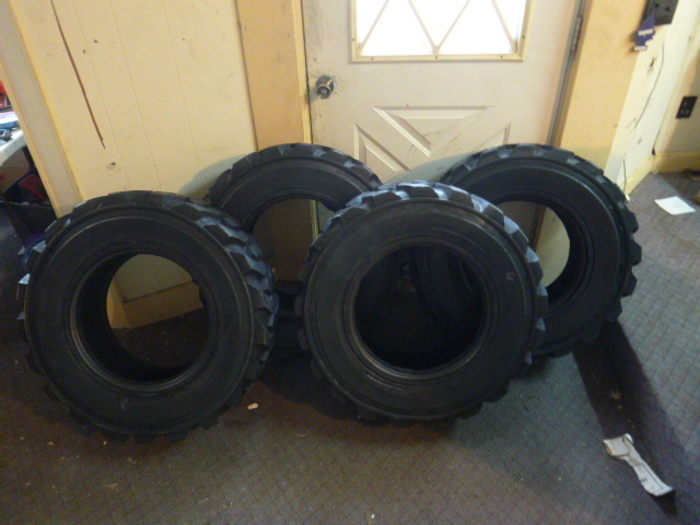 lot 1 image: 4 NEW Allied RBT Skidloader Tires