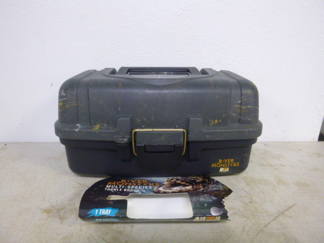 lot 271 image: Animal Planet River Monsters Tackle Box