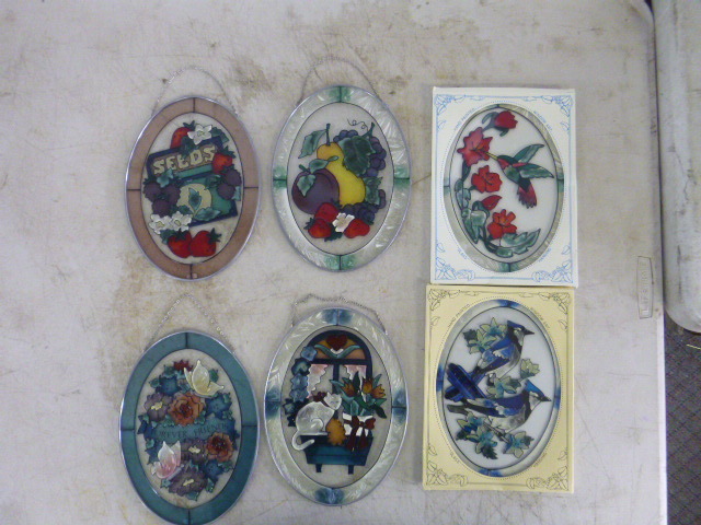 lot 318 image: 6 Decorative Hand Painted Glass Window Art