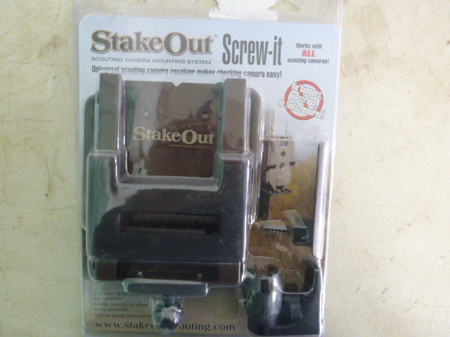 lot 325 image: Stake Out Universal Scouting Camera Mounting System
