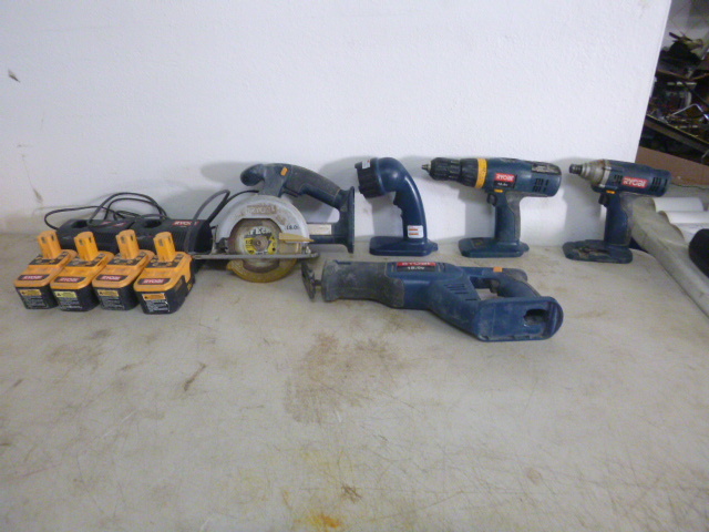 lot 334 image: Ryobi Tools 18 Volt Circular Saw