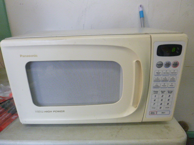 lot 342 image: Panasonic Microwave