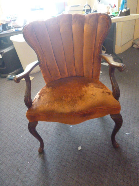 lot 350 image: Vintage Living Room Chair