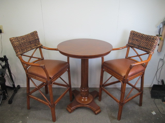 lot 4 image: BEAUTIFUL High End Bistro Table & Chairs