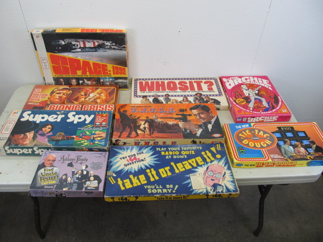 lot 23 image: Lot of Vintage Board Games