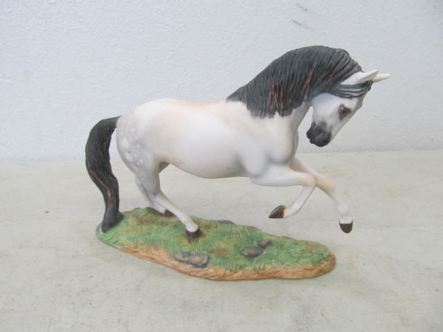 lot 27 image: Franklin Mint Andalusian Horse Figurine