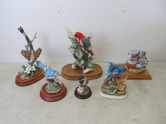 lot 30 image: Lot of Andrea By Sadek Bird Figurines