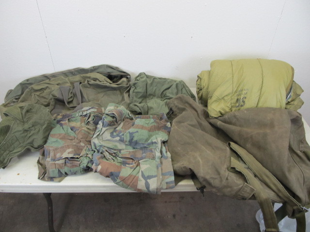 lot 39 image: Vintage Korean War Era US Military Fatigues & Gear